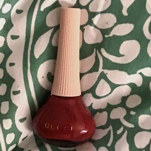 Gucci Nail Color #25 Goldie Red